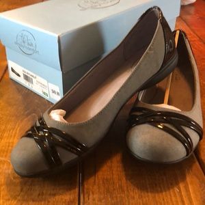 NWT Gray/Patton Black Flats